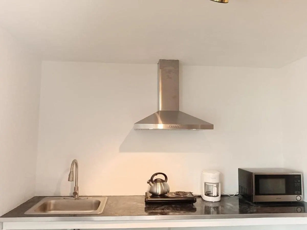 게스트하우스 Secluded And Modern Beachfront House 호텔 나사우