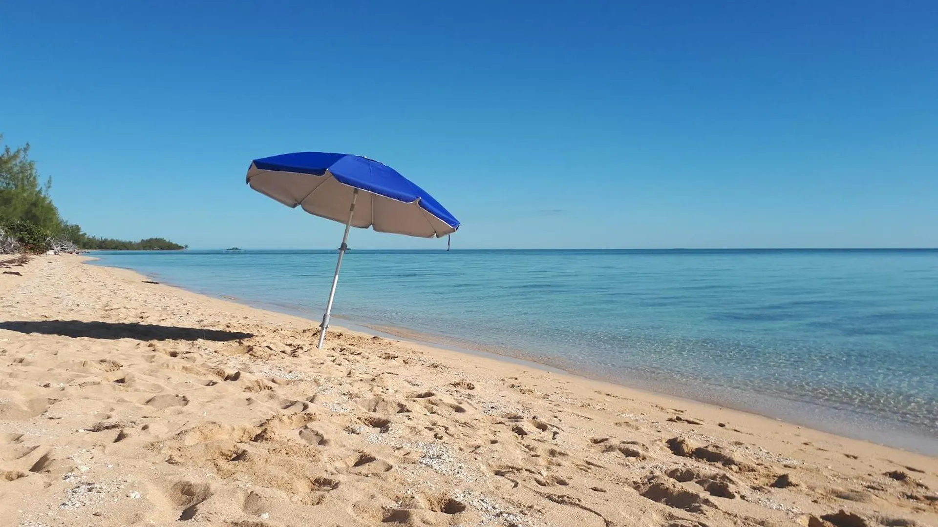 게스트하우스 Secluded And Modern Beachfront House 호텔 나사우